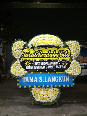 Papan Bunga Duka di Penengahan Raya